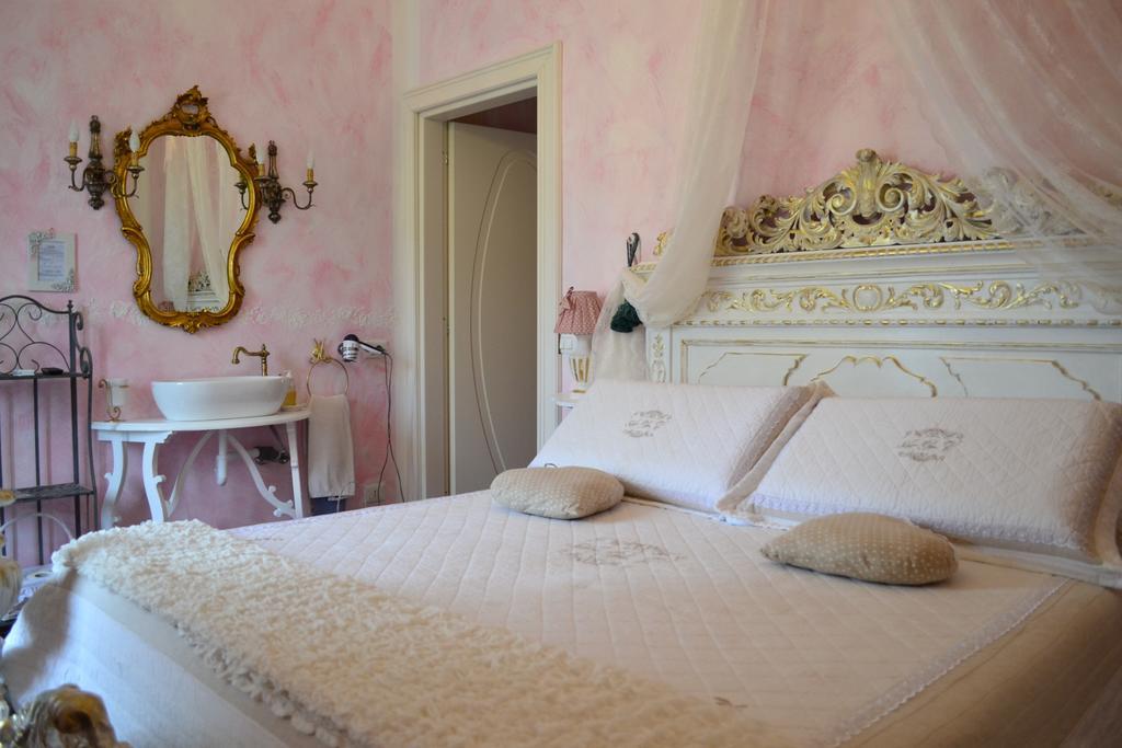 B&B La Maison Degli Angeli Desenzano del Garda Værelse billede