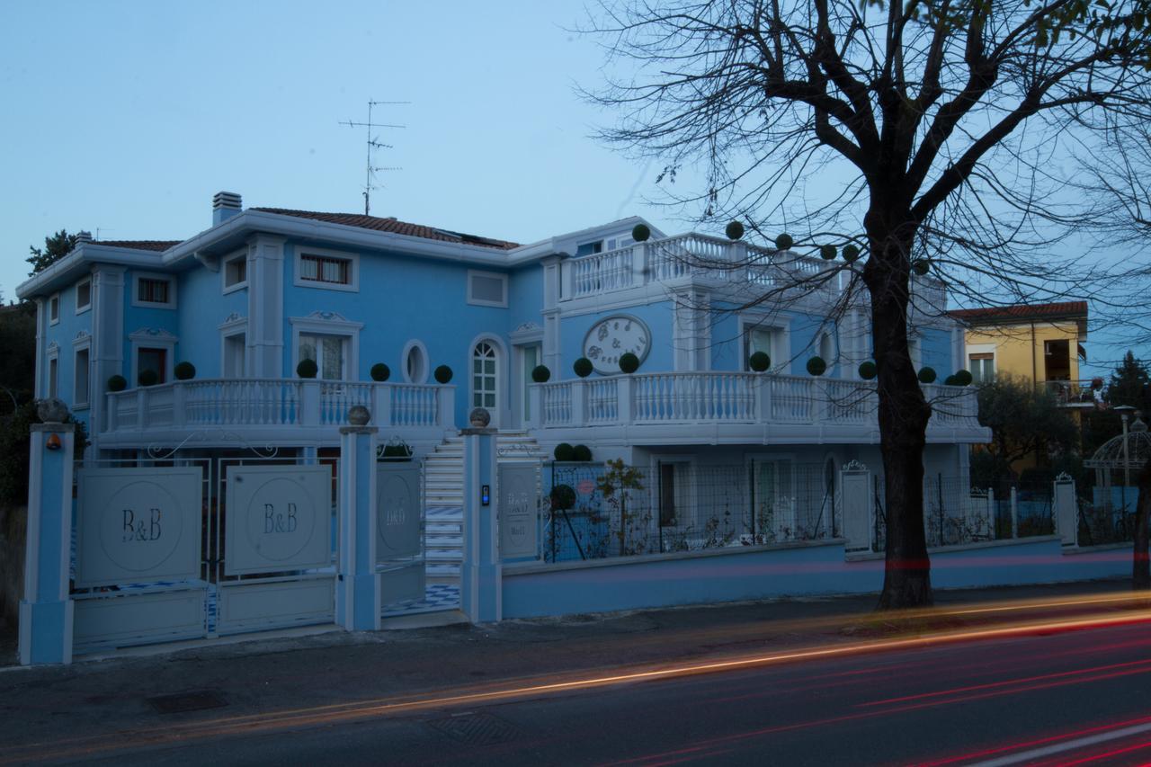 B&B La Maison Degli Angeli Desenzano del Garda Værelse billede